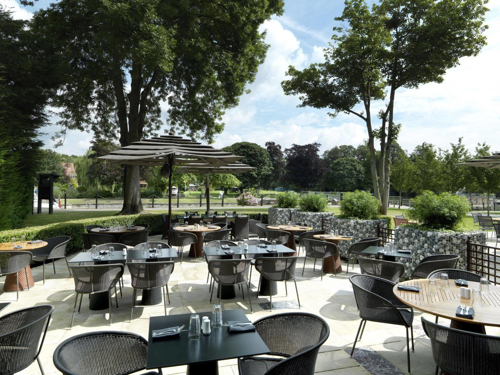 Отель The Runnymede On Thames (Adults Only) Эгэм Экстерьер фото
